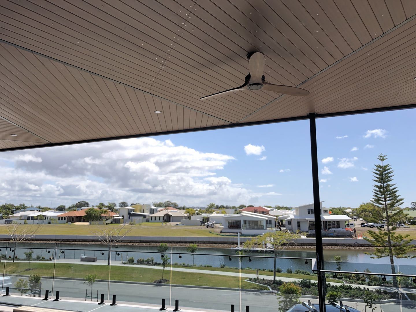 Status rynku WPC-广州圆航-第 3 组-张丽霞